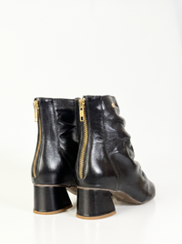 BOTA LIA