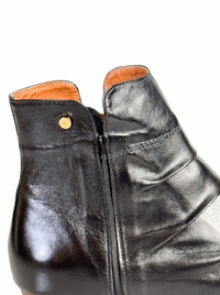 BOTA TINA